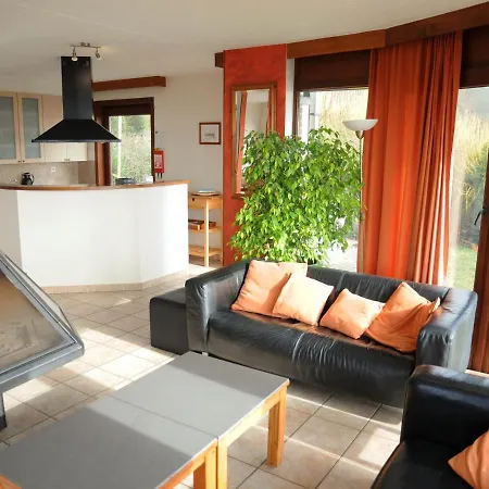 Family In Stunning Setting, With Outdoor Swimming Pool And Large Garden Somme-Leuze