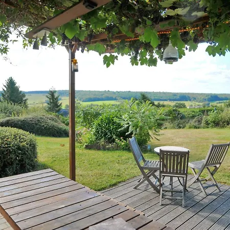 Family In Stunning Setting, With Outdoor Swimming Pool And Large Garden Hébergement de vacances Somme-Leuze