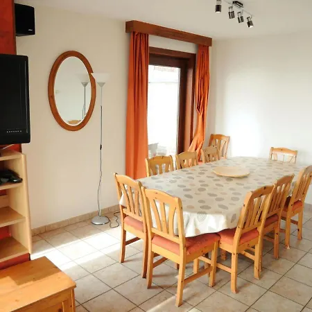 Family In Stunning Setting, With Outdoor Swimming Pool And Large Garden Feriehus *